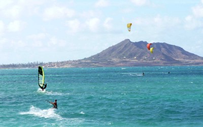 Windsurfers on Kailua Bay Ohau