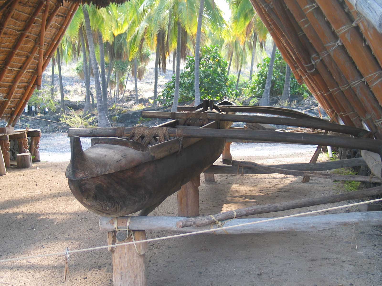 Traditional Wood Outrigger - Hawaii Pictures